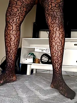 Lucyy1 online show from October 2, 9:44 pm