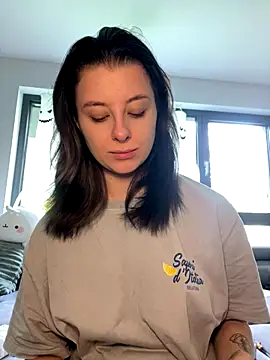 Mia-Minou online show from October 9, 8:23 am