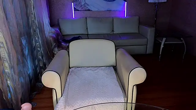 Snapshot of mechloe chatting on February 23, 8:17 am mechloe online show from February 23, 8:17 am