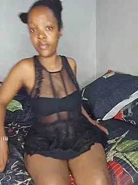 Snapshot of curvysexybody chatting on June 12, 11:31 am curvysexybody online show from June 12, 11:31 am