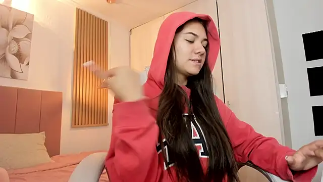 mia nevaeh online show from January 6, 8:28 pm