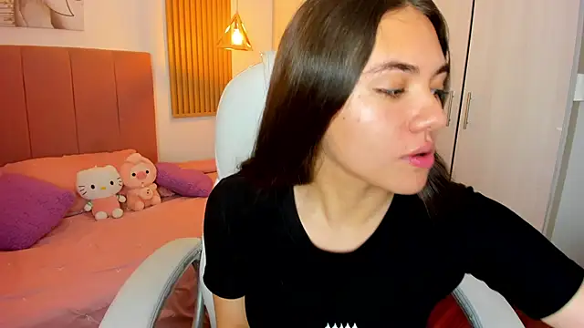 mia nevaeh online show from January 7, 11:24 pm