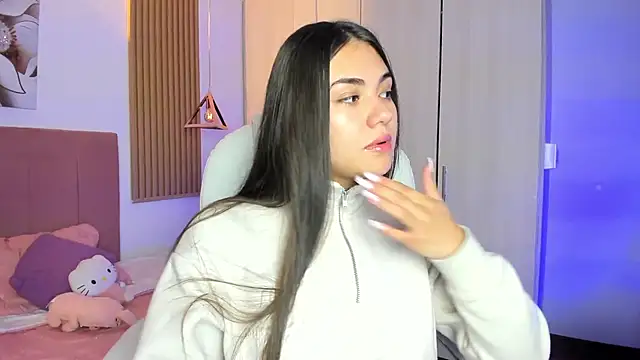 mia nevaeh online show from October 23, 8:18 pm