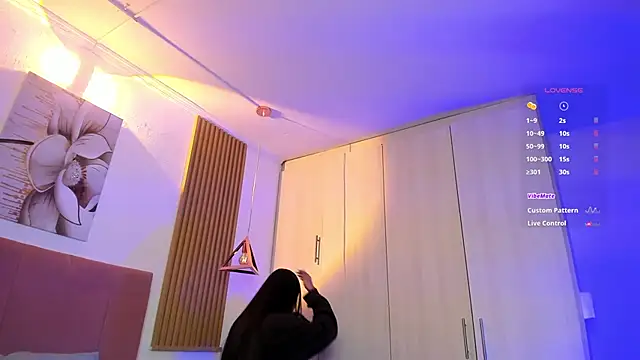 mia nevaeh online show from November 9, 8:18 pm