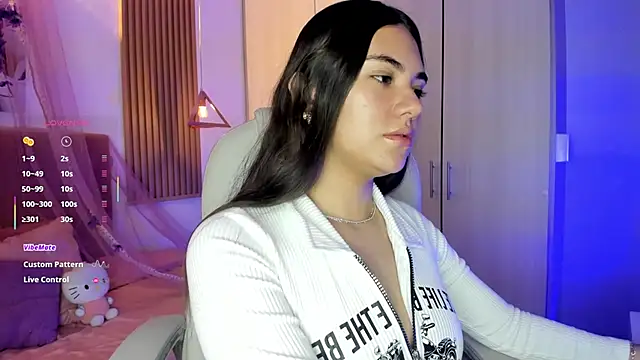 mia nevaeh online show from February 21, 8:21 pm