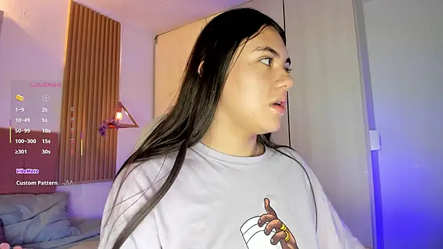 mia nevaeh online show from March 8, 7:39 pm