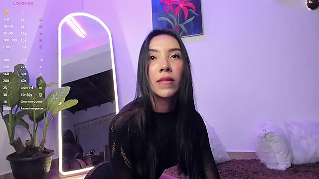 Snapshot of tinymoon- chatting on February 26, 12:49 am tinymoon- online show from February 26, 12:49 am