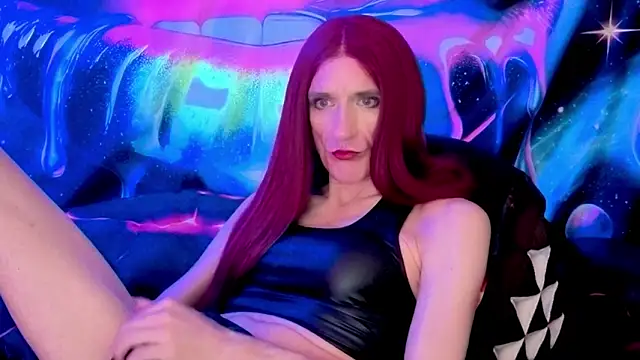 Snapshot of LuvNuk chatting on November 15, 6:04 pm LuvNuk online show from November 15, 6:04 pm