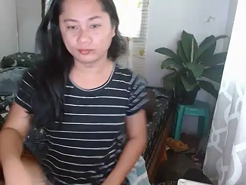 Sweet amberxyz18 online show from April 20, 3:42 am