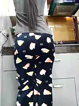 Snapshot of Manpreet_kaur21 chatting on December 11, 6:36 am Manpreet kaur21 online show from December 11, 6:36 am