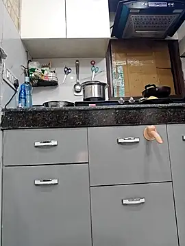 Snapshot of Manpreet_kaur21 chatting on December 12, 2:11 pm Manpreet kaur21 online show from December 12, 2:11 pm