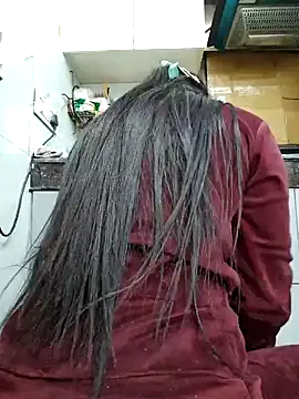 Snapshot of Manpreet_kaur21 chatting on December 13, 3:21 pm Manpreet kaur21 online show from December 13, 3:21 pm