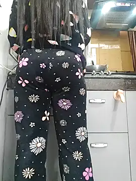 Snapshot of Manpreet_kaur21 chatting on December 28, 8:26 am Manpreet kaur21 online show from December 28, 8:26 am