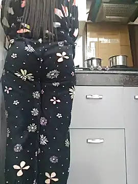 Snapshot of Manpreet_kaur21 chatting on December 28, 1:38 pm Manpreet kaur21 online show from December 28, 1:38 pm