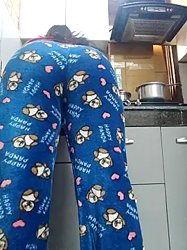 Snapshot of Manpreet_kaur21 chatting on December 30, 8:32 am Manpreet kaur21 online show from December 30, 8:32 am