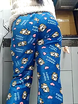 Snapshot of Manpreet_kaur21 chatting on December 31, 1:52 pm Manpreet kaur21 online show from December 31, 1:52 pm