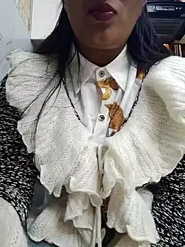 Snapshot of Manpreet_kaur21 chatting on January 1, 8:45 am Manpreet kaur21 online show from January 1, 8:45 am