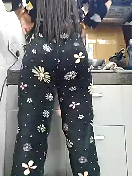 Snapshot of Manpreet_kaur21 chatting on January 1, 3:03 pm Manpreet kaur21 online show from January 1, 3:03 pm