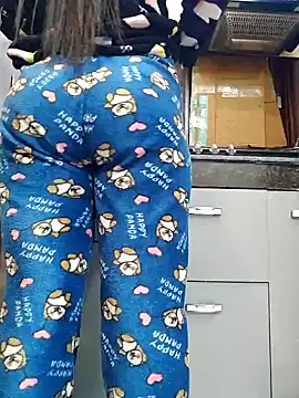 Snapshot of Manpreet_kaur21 chatting on January 21, 12:29 pm Manpreet kaur21 online show from January 21, 12:29 pm