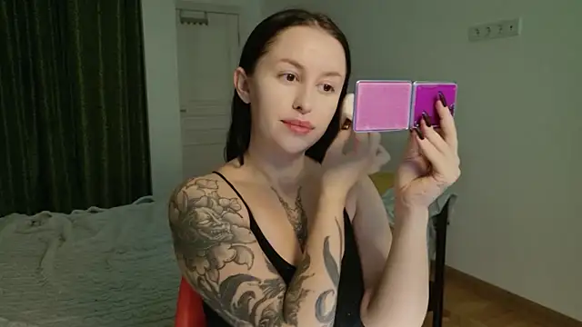 VioletCatt online show from November 14, 6:45 am