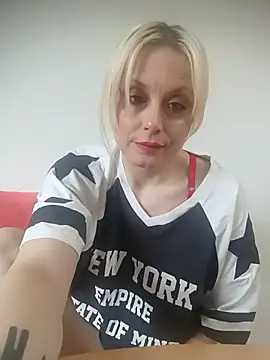 Snapshot of MySweetcum69 chatting on October 3, 12:13 pm MySweetcum69 online show from October 3, 12:13 pm