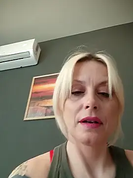 Snapshot of MySweetcum69 chatting on October 6, 11:07 am MySweetcum69 online show from October 6, 11:07 am
