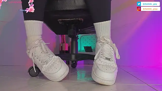 charlotte  grey online show from September 18, 7:49 pm