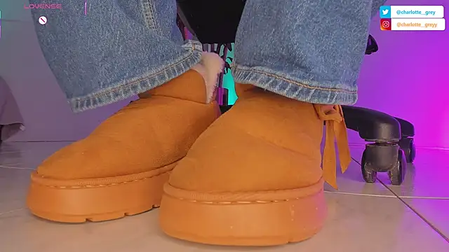 charlotte  grey online show from September 26, 8:02 pm