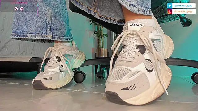 charlotte  grey online show from October 15, 8:20 pm