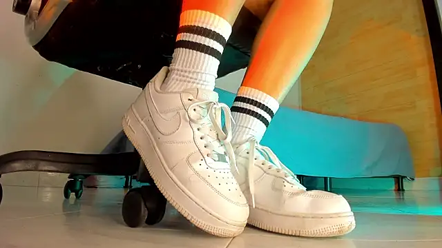 charlotte  grey online show from November 17, 11:49 am