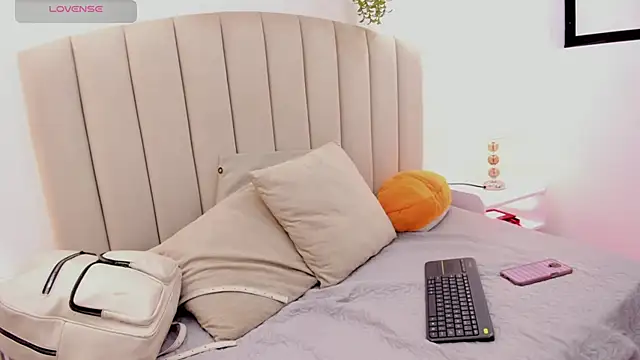 Mia thompson 19 online show from October 22, 7:02 pm