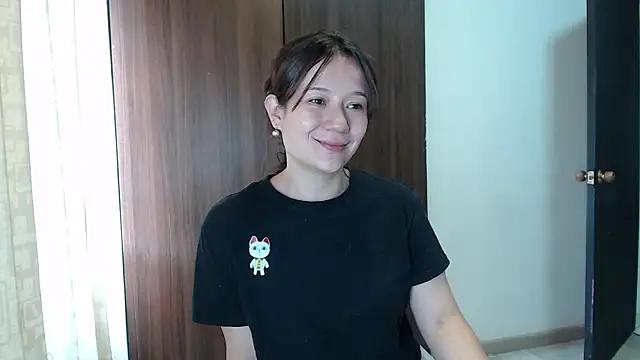 Snapshot of lanna_1878 chatting on March 26, 1:17 pm lanna 1878 online show from March 26, 1:17 pm