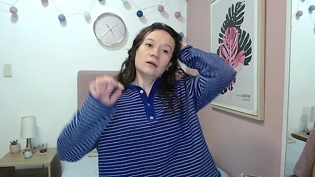 Snapshot of lanna_1878 chatting on April 8, 1:22 pm lanna 1878 online show from April 8, 1:22 pm