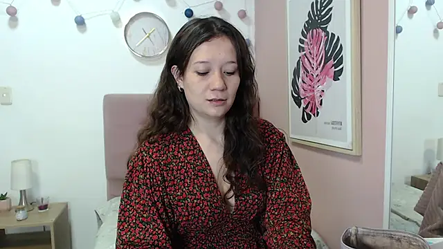 Snapshot of lanna_1878 chatting on April 17, 1:36 pm lanna 1878 online show from April 17, 1:36 pm
