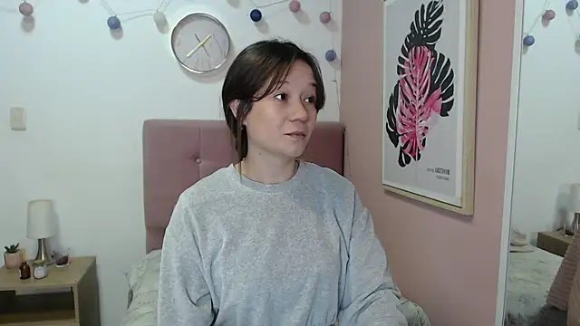 Snapshot of lanna_1878 chatting on April 21, 1:06 pm lanna 1878 online show from April 21, 1:06 pm