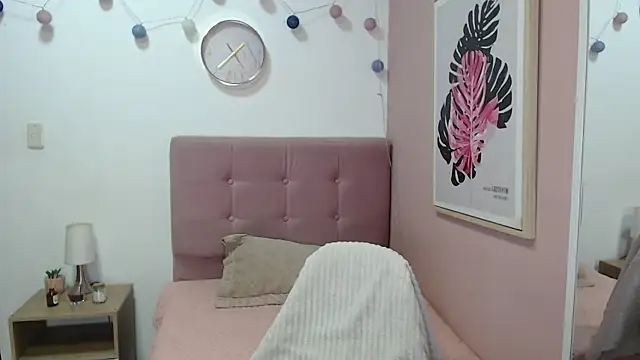 Snapshot of lanna_1878 chatting on May 14, 12:56 pm lanna 1878 online show from May 14, 12:56 pm