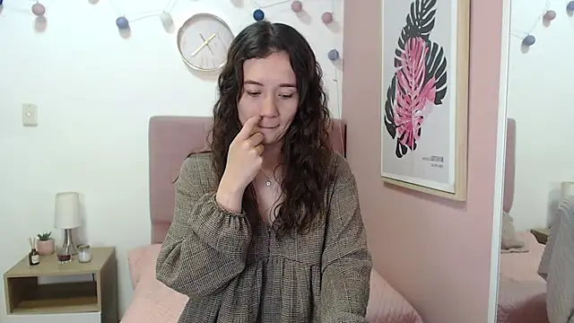 Snapshot of lanna_1878 chatting on May 15, 1:29 pm lanna 1878 online show from May 15, 1:29 pm