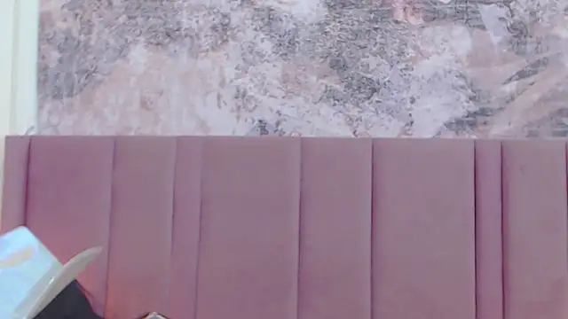 SabrinaDevill online show from October 31, 1:23 pm