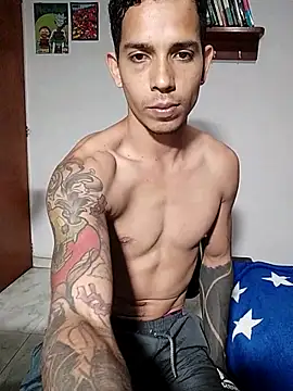 Snapshot of chero_95 chatting on October 1, 1:44 am chero 95 online show from October 1, 1:44 am