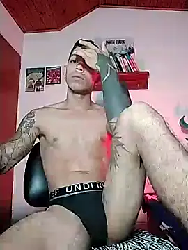 Snapshot of chero_95 chatting on November 9, 10:24 am chero 95 online show from November 9, 10:24 am