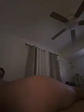 elwhite1996 online show from December 17, 12:00 pm