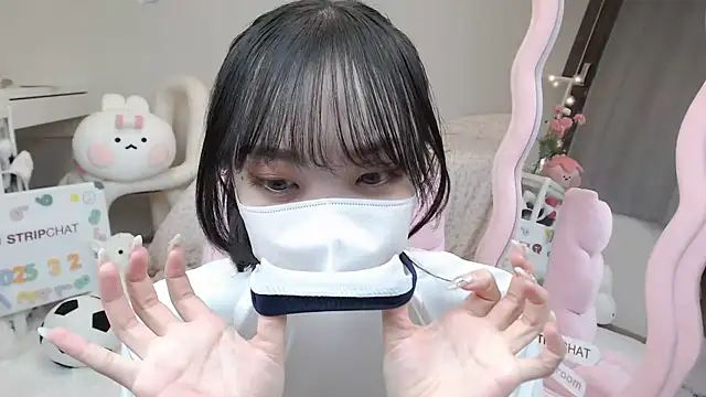 momo room online show from March 2, 10:35 am