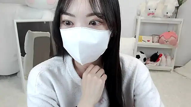 momo room online show from May 1, 11:59 am