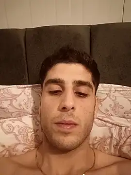 arenn1997 online show from December 13, 10:04 pm