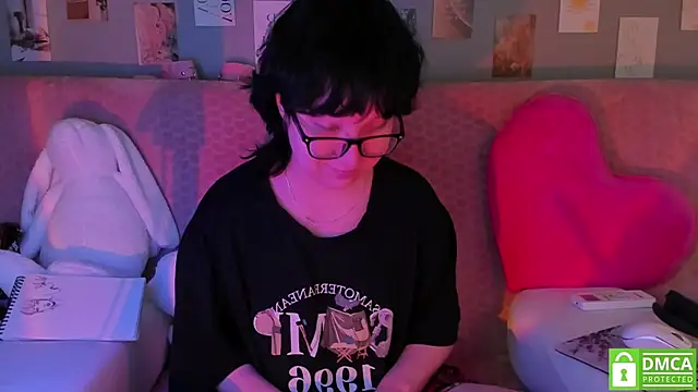 dreamgirllovee online show from March 9, 6:50 am