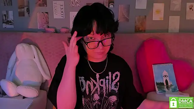 dreamgirllovee online show from March 23, 3:54 am
