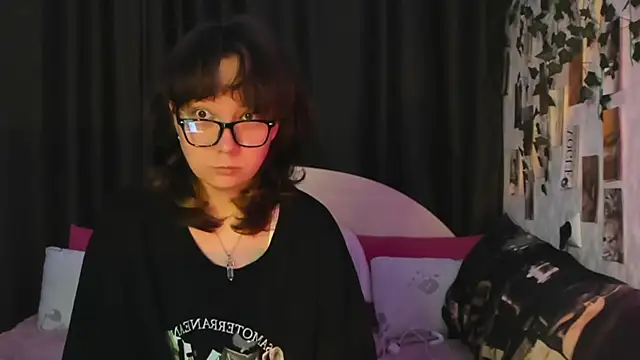 dreamgirllovee online show from September 19, 4:14 am