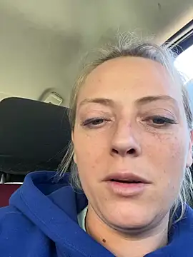 Snapshot of lezbean24 chatting on March 28, 6:40 pm lezbean24 online show from March 28, 6:40 pm