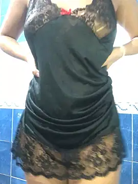 Snapshot of Moroccan_bitch chatting on December 15, 7:31 pm Moroccan bitch online show from December 15, 7:31 pm