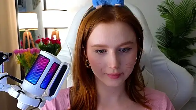 Meow babe online show from March 8, 1:14 pm